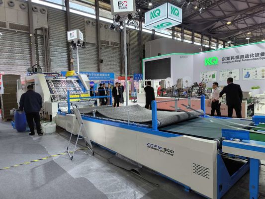 Elektrische automatische Wellpappen-Laminiermaschine zur Kaschierung von Wellpappe in der Verpackungsindustrie