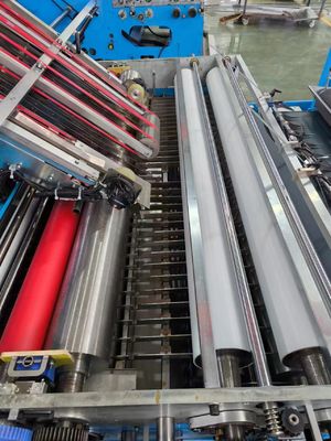 Bogen-zu-Bogen 5-lagige Rillenschweißmaschine mit Servosteuerung zum Kaschieren von Wellpappe und zur Herstellung von mehrlagigen Verbundprodukten
