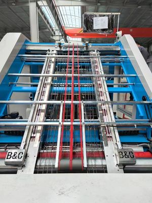 Bogen-zu-Bogen 5-lagige Rillenschweißmaschine mit Servosteuerung zum Kaschieren von Wellpappe und zur Herstellung von mehrlagigen Verbundprodukten