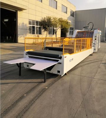 Pappe zum Wellpappe-Blatt, zum der Aufkleber-automatische Flöten-lamellierenden Maschine zu bedecken