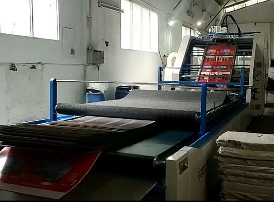 Flöten-gewölbte Kasten-Papier-Montage-Papplamellierende Maschine automatisch