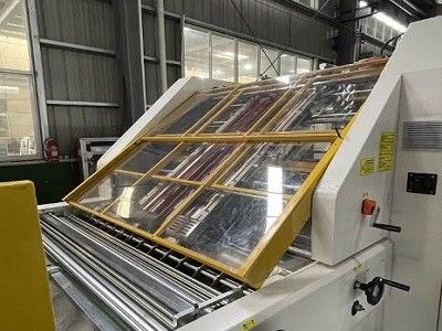 2200x2200mm Flöten-lamellierende Maschine automatisch mit dem CER geworfen für Drucken