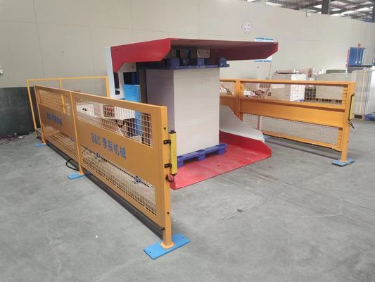 Effiziente Umdrehung der Paletten mit automatischem Stapler Pile Turner Maschine ausrichten und Staub entfernen